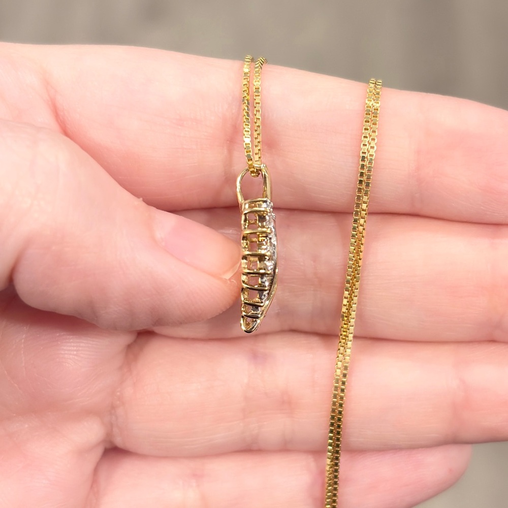 Vintage 10K Gold Open Heart Diamond Pendant: Dainty Feminine Charm - Picture 8 of 12